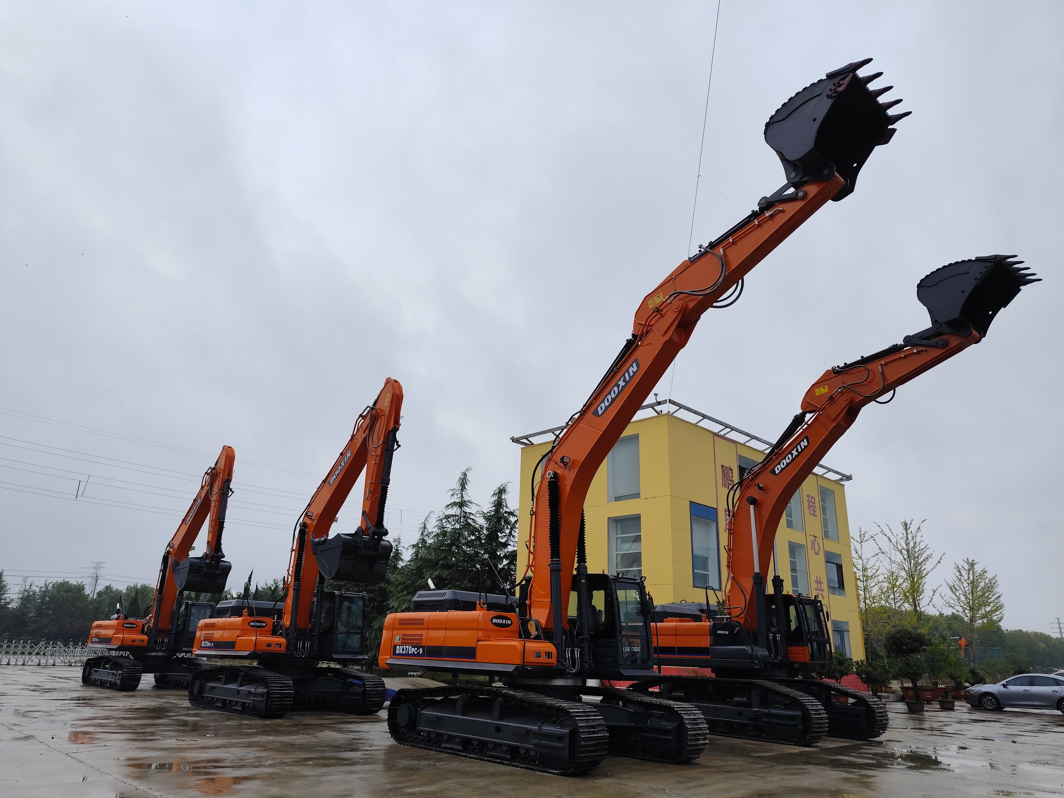 इक्वाडोर से ग्राहकों का एक प्रतिनिधिमंडल दौरा कर रहा है।