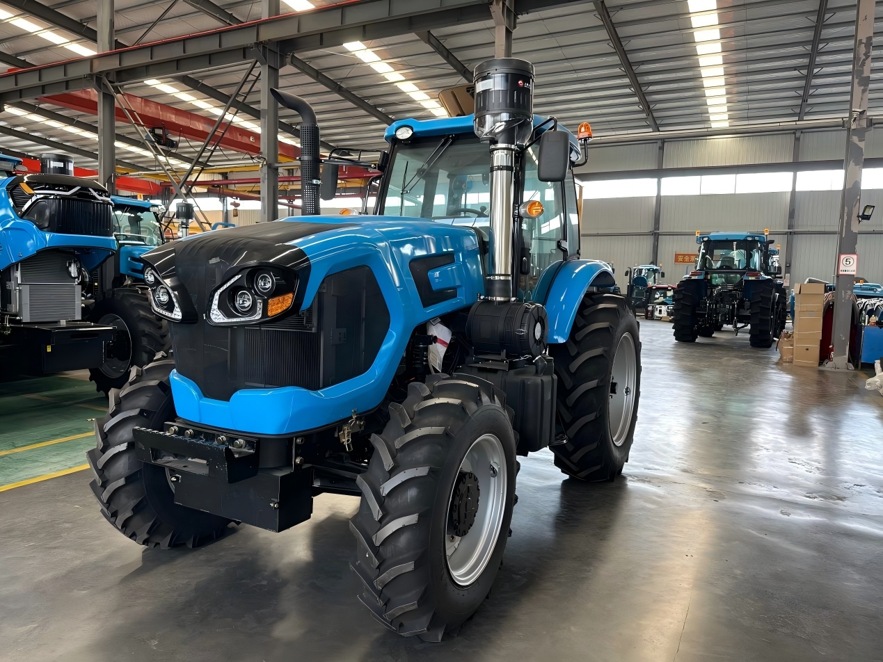 चीनी उच्च-अश्वशक्ति ट्रैक्टर अफ्रीका में बड़े पैमाने पर खेती के लिए मुख्य ताकत बन गए हैं