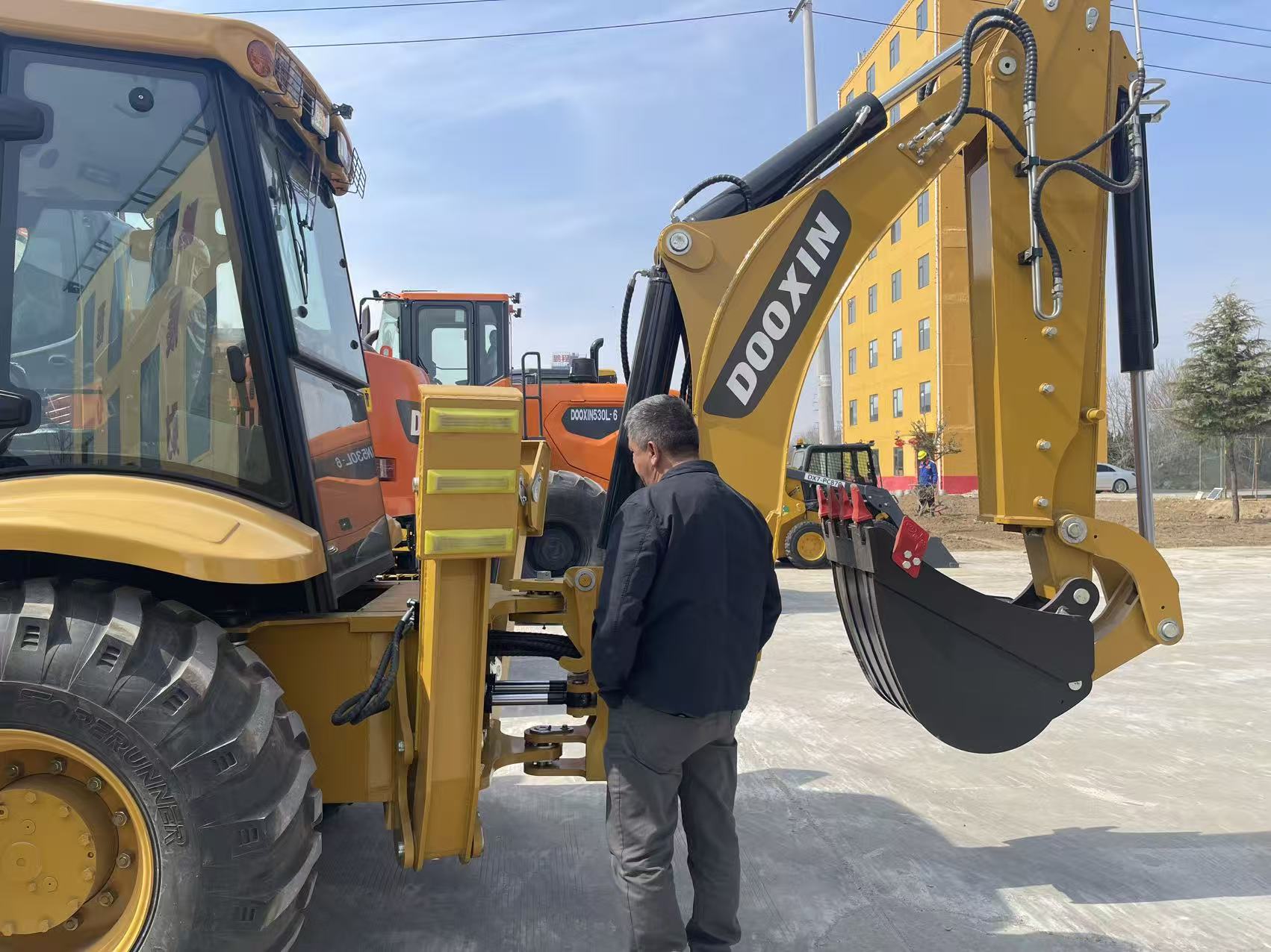 दक्षिण अमेरिकी ग्राहक हमारी फ़ैक्टरी में आते हैं